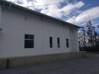 ARRIENDO BODEGA 160M2 EN TUMBACO