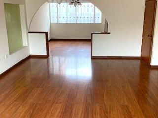 Foto 1 de VENTA DE CASA EN EL SECTOR DE NORMANDÍA EN BOGOTÁ