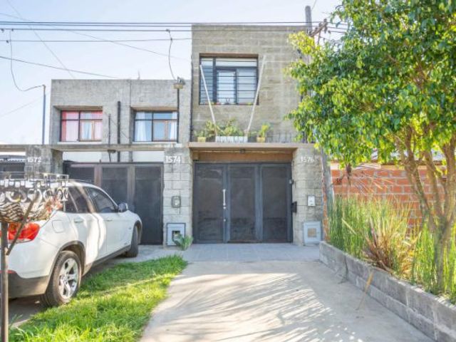 Dúplex venta 3 dormitorio - 3 baños - 100mts2 totales  - Ringuelet