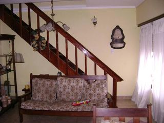 Foto 10 de CHALET 5 AMBIENTES EN GASCON Y JUJUY