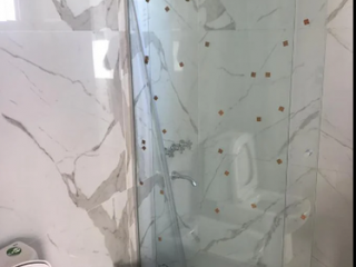 VENTA, piso de tres dormitorios con terraza propia