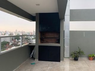 VENTA, piso de tres dormitorios con terraza propia