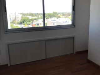VENTA, piso de tres dormitorios con terraza propia