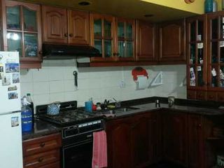 VENTA RETASADO -DUPLEX 4 AMBIENTES 2 BAÑOS 2 COCHERAS COC COM JARDIN FDO-P CHACABUCO