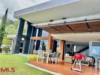 Exclusividad, diseño y ambiente campestre!(MLS#235202)