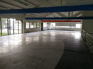 ARRIENDO EDIFICION COMERICIAL, OFICINAS, AV. 6 DE DICIEMBRE