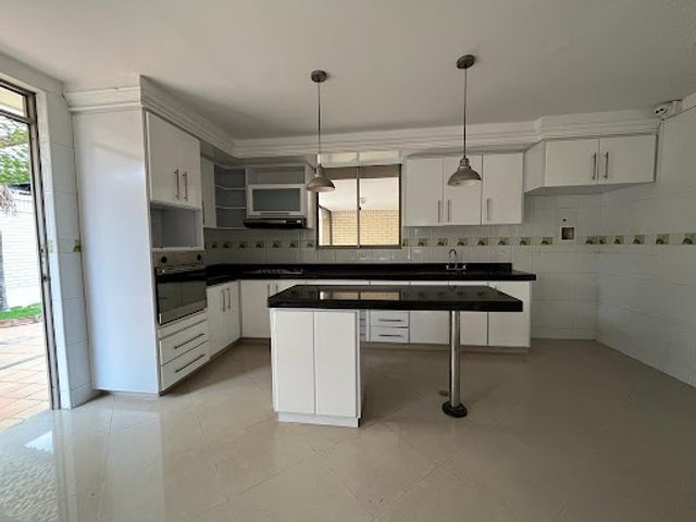 VENTA de CASAS en NEIVA