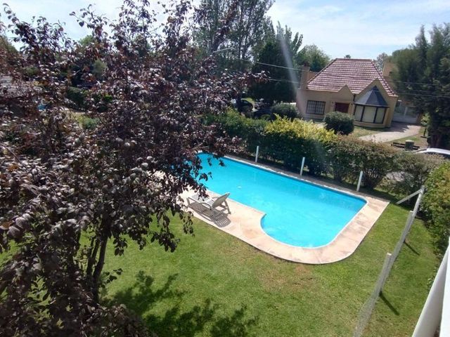 Casa en venta - 4 Dormitorios 4 Baños 2 Cocheras - 600Mts2