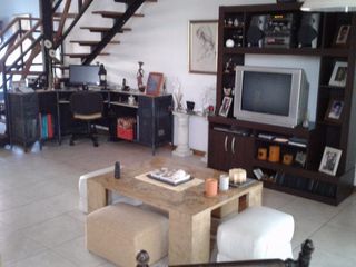 Chalet PH en venta en Castelar Sur