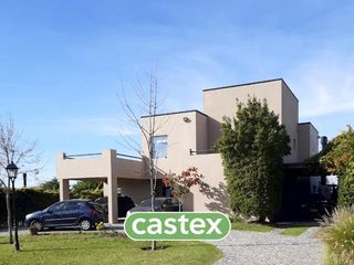 Foto 1 de Casa al lago en venta en el barrio San Francisco de Villanueva