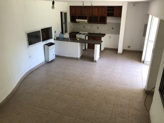 Foto 5 de Casa en Venta en 29 E/ 443 Y 444 City Bell - Alberto Dacal Propiedades