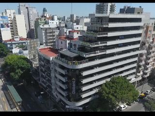 Edificio de oficinas en alquiler. Posibilidad de alquilar varios pisos con distintos metrajes!!!!