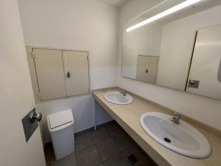 Edificio de oficinas en alquiler. Posibilidad de alquilar varios pisos con distintos metrajes!!!!