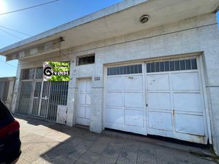 En Venta | Importante Propiedad con Local, Camara Frigorifica, Horno Indrustrial y Entrada para Vehiculos en Barrio San Jose, Moreno