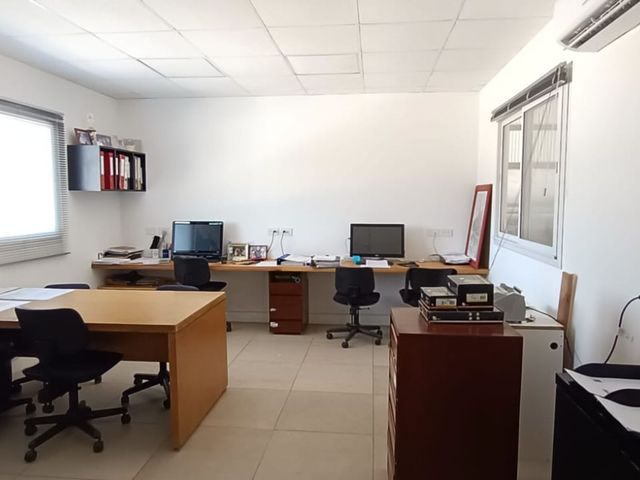 VENTA GALPON / DEPOSITO Y OFICINAS. zona NORTE