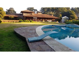 Residencia Barrio Parque en Dolores