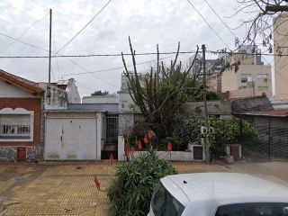 Casa venta 2 dormitorios 1 baño 280 mts 2 totales - La Plata
