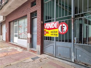 Foto 5 de Local comercial y dos departamentos para invertir!