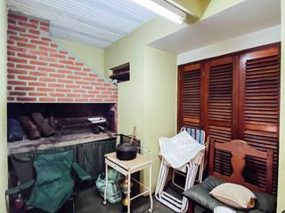 Casa en venta - 2 Dormitorios 2 Baños - Cochera - 602Mts2 - San Carlos, La Plata