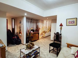 Casa en venta - 2 Dormitorios 2 Baños - Cochera - 602Mts2 - San Carlos, La Plata