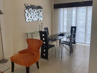 Foto 3 de Venta de casa en Manta de oportunidad  a dos minutos de la playa Inf 099321----