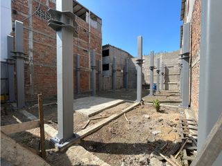 SE VENDE PLAZA COMERCIAL EN CONSTRUCCIÓN- CENTRO DE MANTA