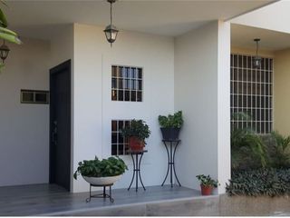 Foto 4 de Casa de venta en Manta  zona sur
