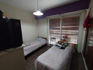 Casa en venta - 3 dormitorios 4 baños - 120 mts2 - La Plata