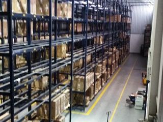 Foto 1 de RENTA - ALQUILER DE BODEGA  420 m2. COMPLEJO DE BODEGAS, SANGOLQUI, CERCA A LAS BODEGAS DEL SUPERMAXI.