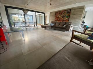 Foto 10 de Divino Rostro Casa estilo minimalista 6 ambientes + parque + pileta
