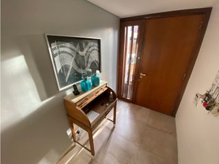 Foto 2 de Divino Rostro Casa estilo minimalista 6 ambientes + parque + pileta