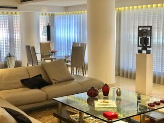Exclusivo piso de categoria- Ugarteche y Cerviño - Torre Amenities 2 Cocheras/ Muebles y acc. de alta gama/ colmado de Obras de Arte.
