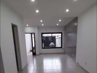 Duplex 2 dormitorios c/ cochera en Ituzaingó Sur