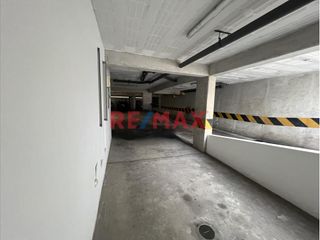 Foto 7 de ¡Vendo Estacionamiento Lineal Para 02 Camionetas En Jr Toquepala, Surco!