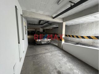 Foto 6 de ¡Vendo Estacionamiento Lineal Para 02 Camionetas En Jr Toquepala, Surco!
