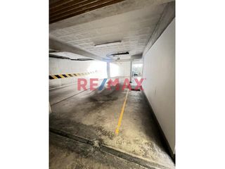 Foto 17 de ¡Vendo Estacionamiento Lineal Para 02 Camionetas En Jr Toquepala, Surco!