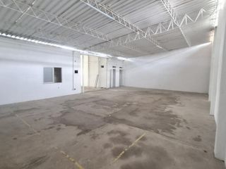 Foto 5 de bodega en arriendo en lleras restrepo. Cod A4982