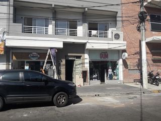 LOCALES COMERCIALES FRENTE A LA ESTACION CASEROS A ESTRENAR  CON RENTA INMEDIATA