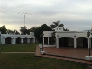 Foto 1 de SE VENDE propiedad corazón de manzana en barrio centenario 2000m2