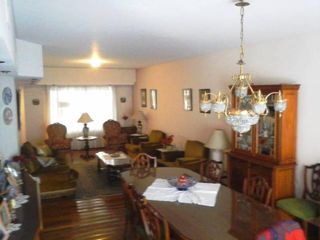 Foto 1 de Quevedo 3900 esquina Asunción - Chalet 4 ambientes en 2 plantas - Villa Devoto