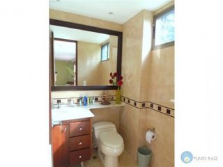 Vendo Casa exclusiva en urbanizacion del Poblado -MEDELLIN