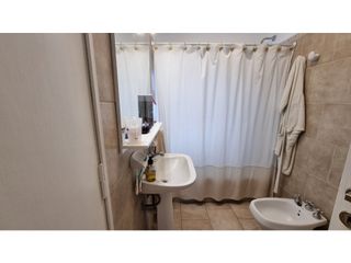 Foto 16 de En venta casa de 4 ambientes con quincho y garaje. Barrio Chauvin.