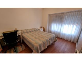 Foto 17 de En venta casa de 4 ambientes con quincho y garaje. Barrio Chauvin.