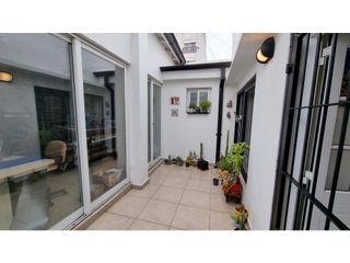 Foto 11 de En venta casa de 4 ambientes con quincho y garaje. Barrio Chauvin.