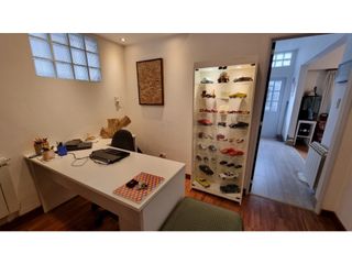 Foto 4 de En venta casa de 4 ambientes con quincho y garaje. Barrio Chauvin.