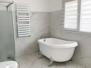 Casa en venta - 4 dormitorios 3 baños - Cocheras - 1020mts2 - La Cándida