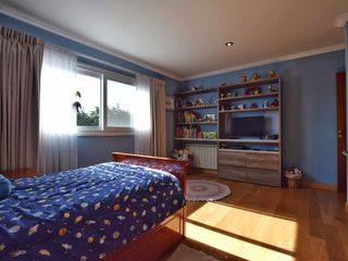 Casa en venta - 4 dormitorios 3 baños - Cocheras - 1020mts2 - La Cándida