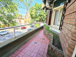 Casa en  Villa del Parque Cochera/Jardín/Dependencia/ Parrilla y Terraza.