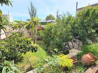 Casa en  Villa del Parque Cochera/Jardín/Dependencia/ Parrilla y Terraza.