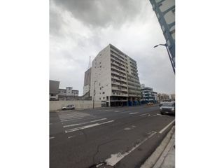 Foto 1 de VENDO COMODA Y AMPLIA OFICINA CENTRO GUAYAQUIL